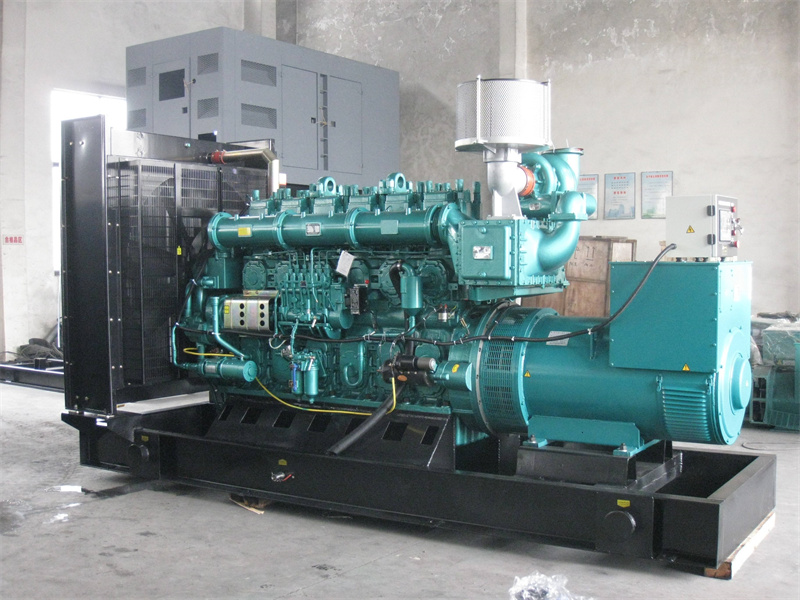 大东200KW 柴油发电机的油耗是多少？